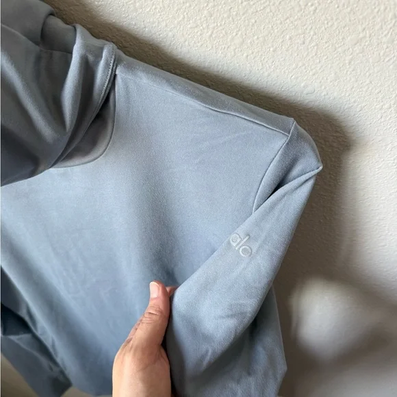 ALO Yoga Light Blue-Grey Turtleneck Top - Picture 2 of 5